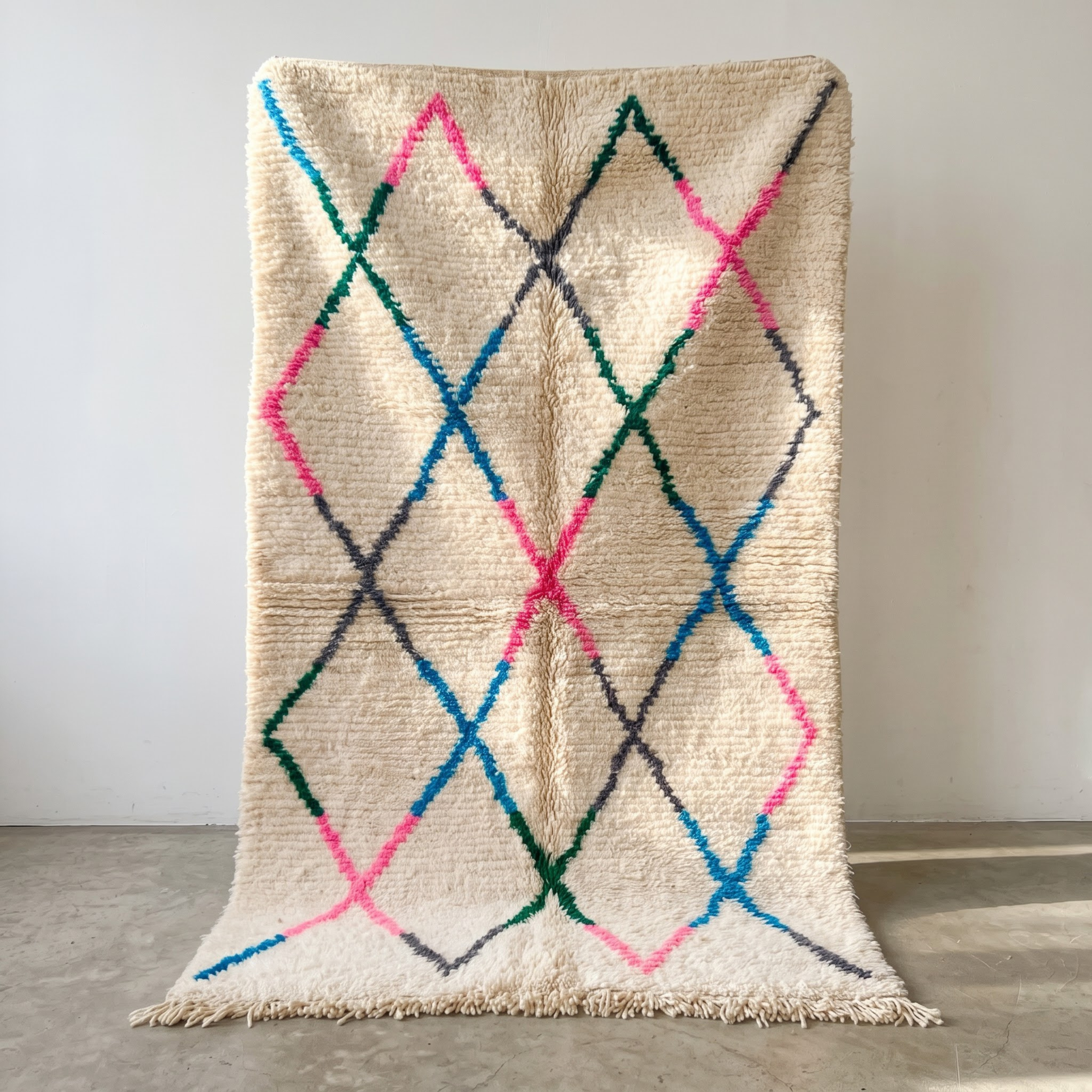 Handmade Moroccan Beni Ourain Wool Rug – Ivory Shag with Multicolor Diamond Trellis